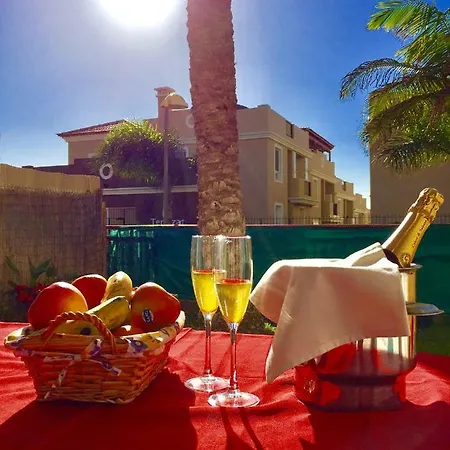 Cozy With Garden Apartman