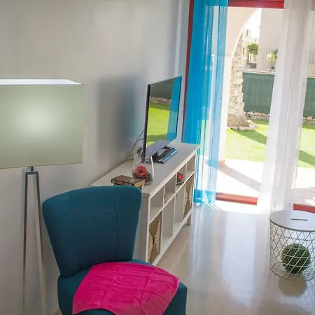 Cozy With Garden Apartman *