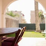 شقة Cozy With Garden بالم مار