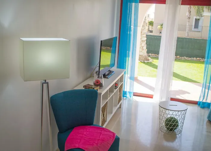 Cozy With Garden Apartmán *